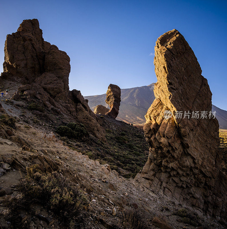 El Teide火山和Roque Cinchado火山，从Roques de García, Teide国家公园(国家Teide公园)，特内里费，加那利群岛，西班牙